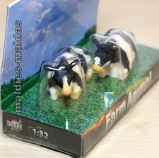 Kids Globe 2 x Kühe liegend Fleckvieh schwarz weiß 571872  1:32 NEU/OVP Kuh Rind