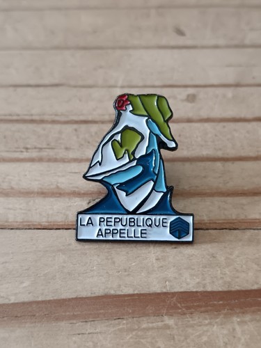 Pin's émaillé – Haute Savoie Chamonix Mont Blanc – France – Département 54