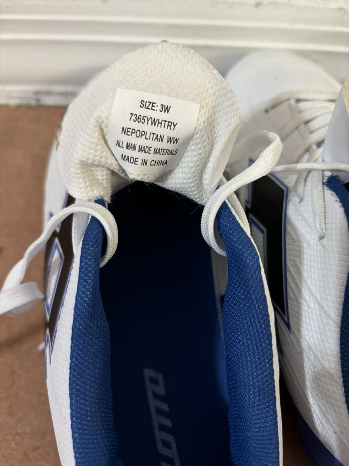 Scarpe da calcio Lotto per bambini taglia 3 con protezioni per stinchi taglia M