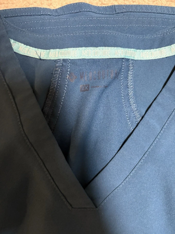 Med Couture Women’s 2XL Dark Blue Scrub Set, Pants Size L  (Great Condition) - Image 3 of 4