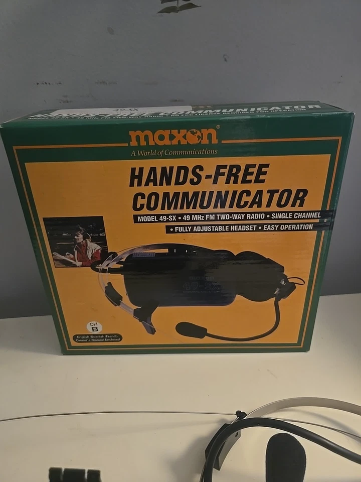 Vintage Open Box Maxon Hands Free Communicator MODEL 49 SX TWO WAY RADIO - Image 3 of 4