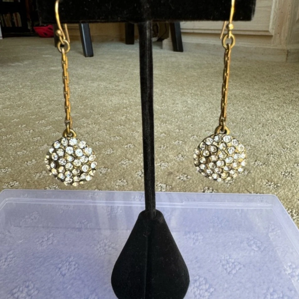 Pendientes pavé de cristal de 14kt marcados de Lulu Frost/precio de venta sugerido por el fabricante: 220 USD Foto 2 de 4