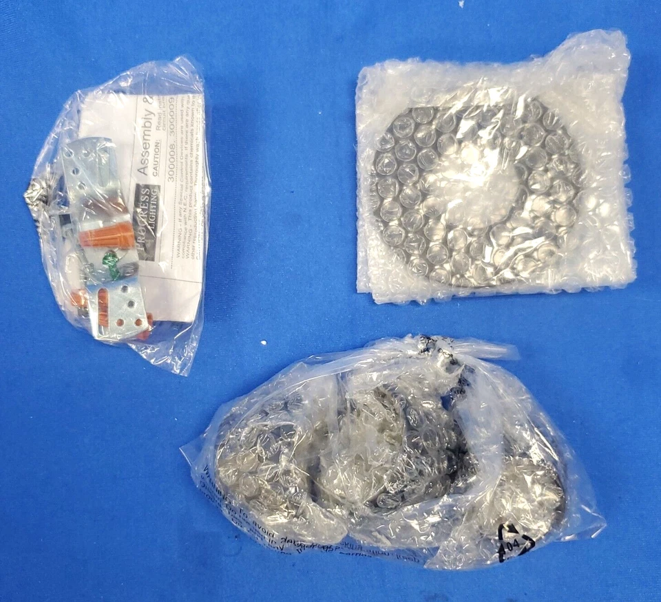 Luz de tocador de baño Progress Lighting P300010 debut 3 luces 23-3/4" W, grafito Foto 3 de 4