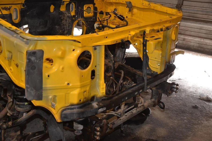 Soporte radiador delantero amarillo Toyota Fj Cruiser 2007-2014 Foto 3 de 4