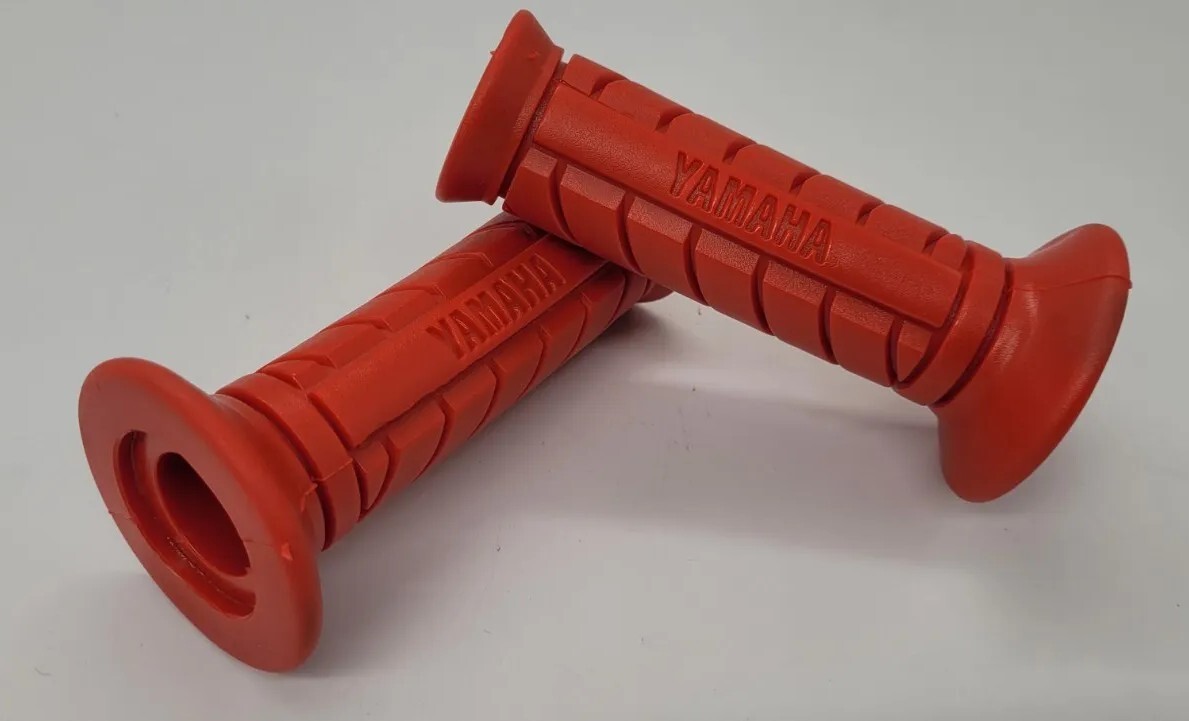 Handlebar grips Yamaha dtk125 DT175 OEM Yamaha Colombia red | eBay