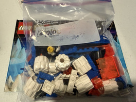 LEGO Space: Ice-Sat V (6898) and  Ice Tunnelator (6814) READ DESCRIPTION