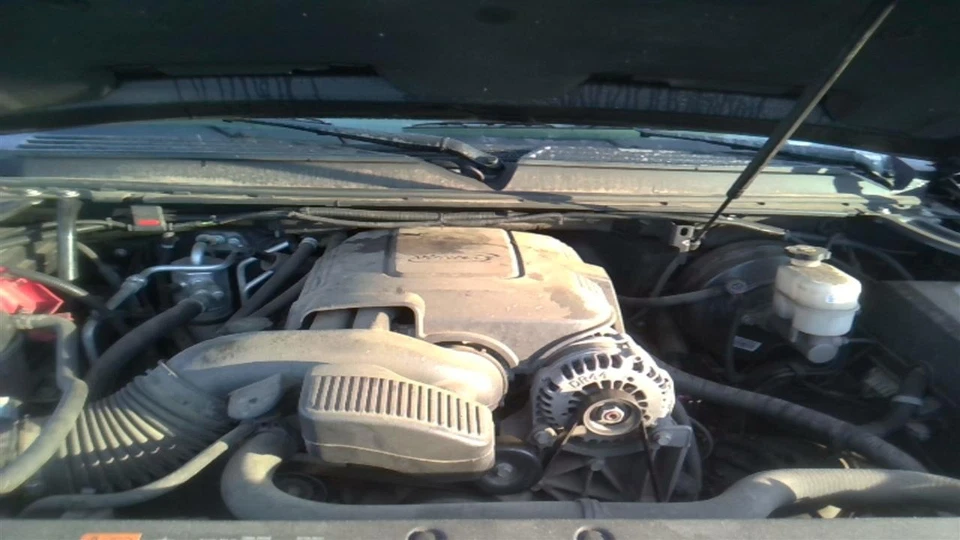 Motor de arranque usado se adapta a: Chevrolet Suburban 1500 2013 4,8 grado A Foto 2 de 4