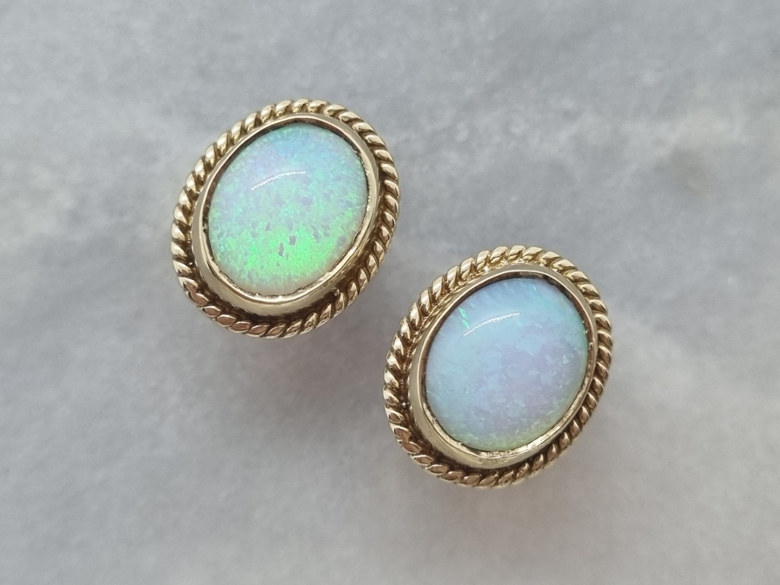 Stunning Statement Solid 9ct Yellow Gold Oval Stu… - image 5