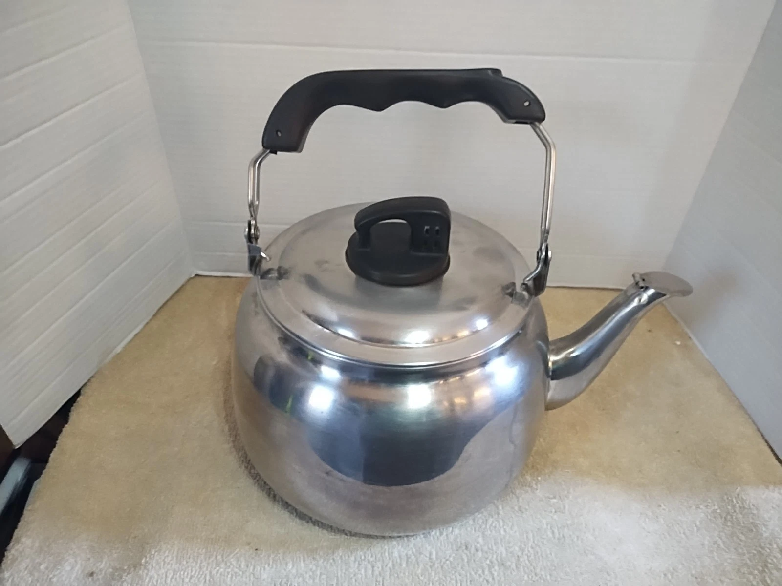 Vintage Korean Tea Kettle Large 18/ 10 Stainless 5.0 Liters Whistling Vented