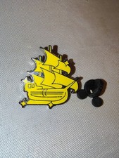 Prendedor de intercambio de iconos de Peter Pan de Disney 2017 Capitán Gancho Prendedor de barco amarillo