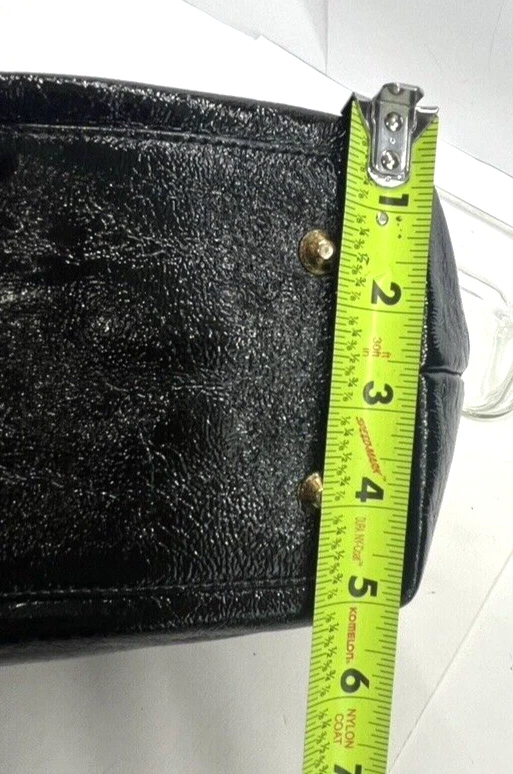 Сумочка Hobo International черная лакированная кожа гофрированный золотой акцент - Изображение 4 из 4