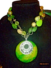 Vintage Molded Plastic Green Bead Chain 14" Necklace Silver Tone Statement