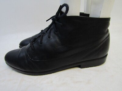 MUNRO Womens Size 6.5 M Black Leather Lace Up Ankle Fashion Boot Booties