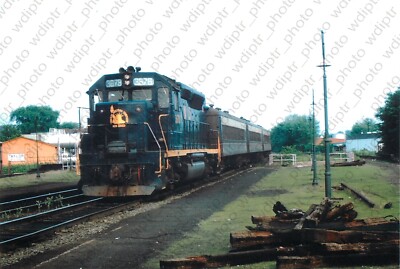 Central Railroad of New Jersey CNJ 3678 EMD GP40P Somerville NJ 5-24-75 ...
