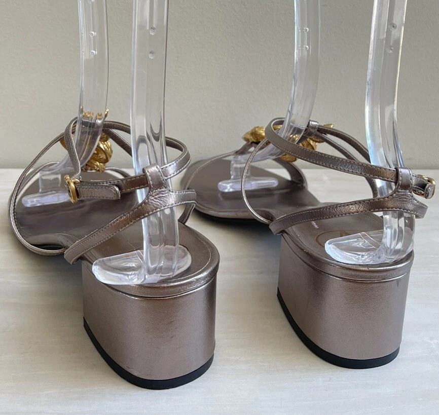 Valentino Garavani Sandali con tacco a blocco serpente in pelle argento bronzo 40