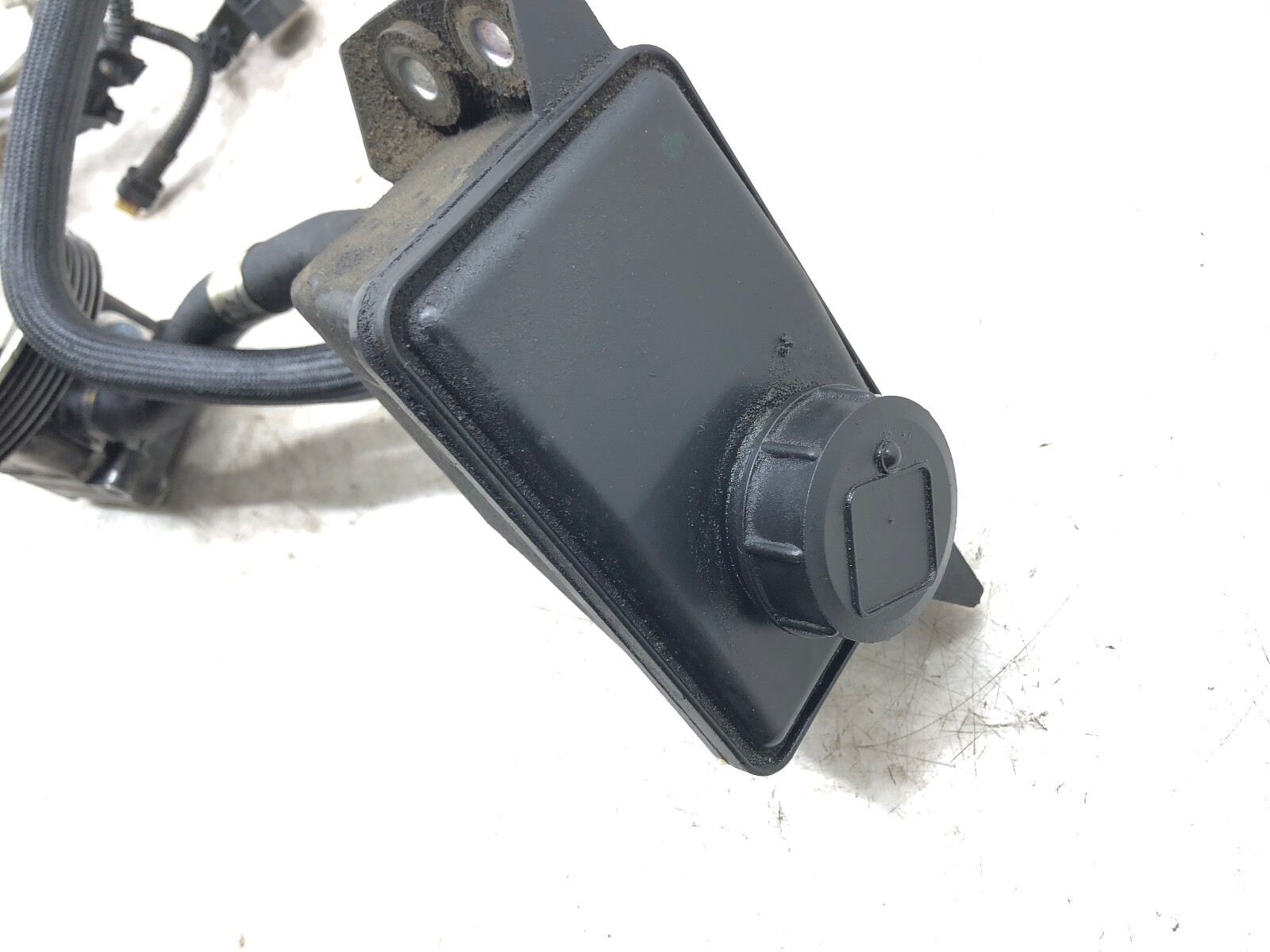 2014-2019 MASERATI GHIBLI 3.0L V6 AUXILIARY WATER PUMP OEM.
