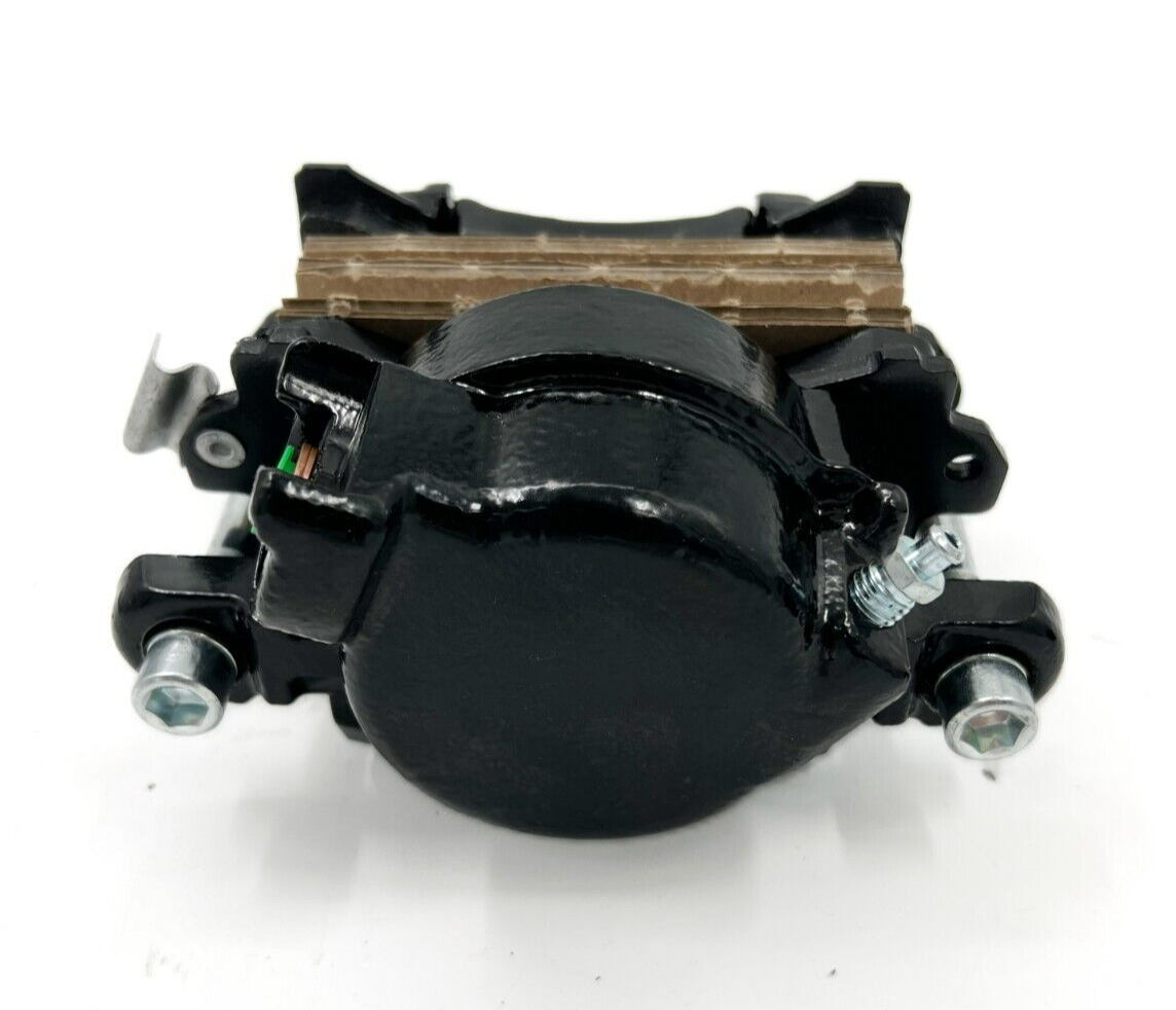 LH & RH Black Front Disc Brake Calipers w/ Pads For 19821992 Chevrolet