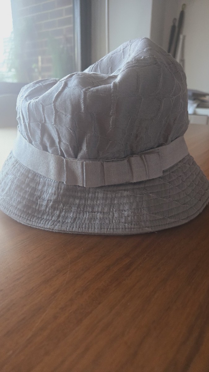 Salvatore Ferragamo Gray/Silver Cotton Bucket Hat Size 51  display picture 3
