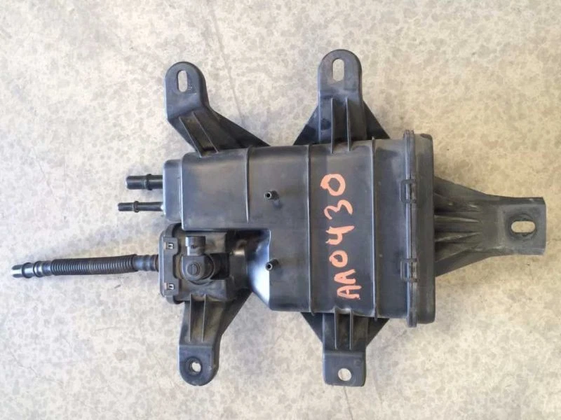 07 Saturn VUE OEM 3.5L 75k VASILHA DE VAPOR DE COMBUSTÍVEL USADA - Imagem 3 de 4