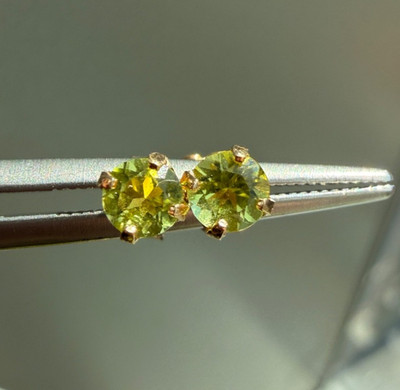 14k Yellow Gold Peridot Stud Earrings August Birthstone Round Butterfly backs