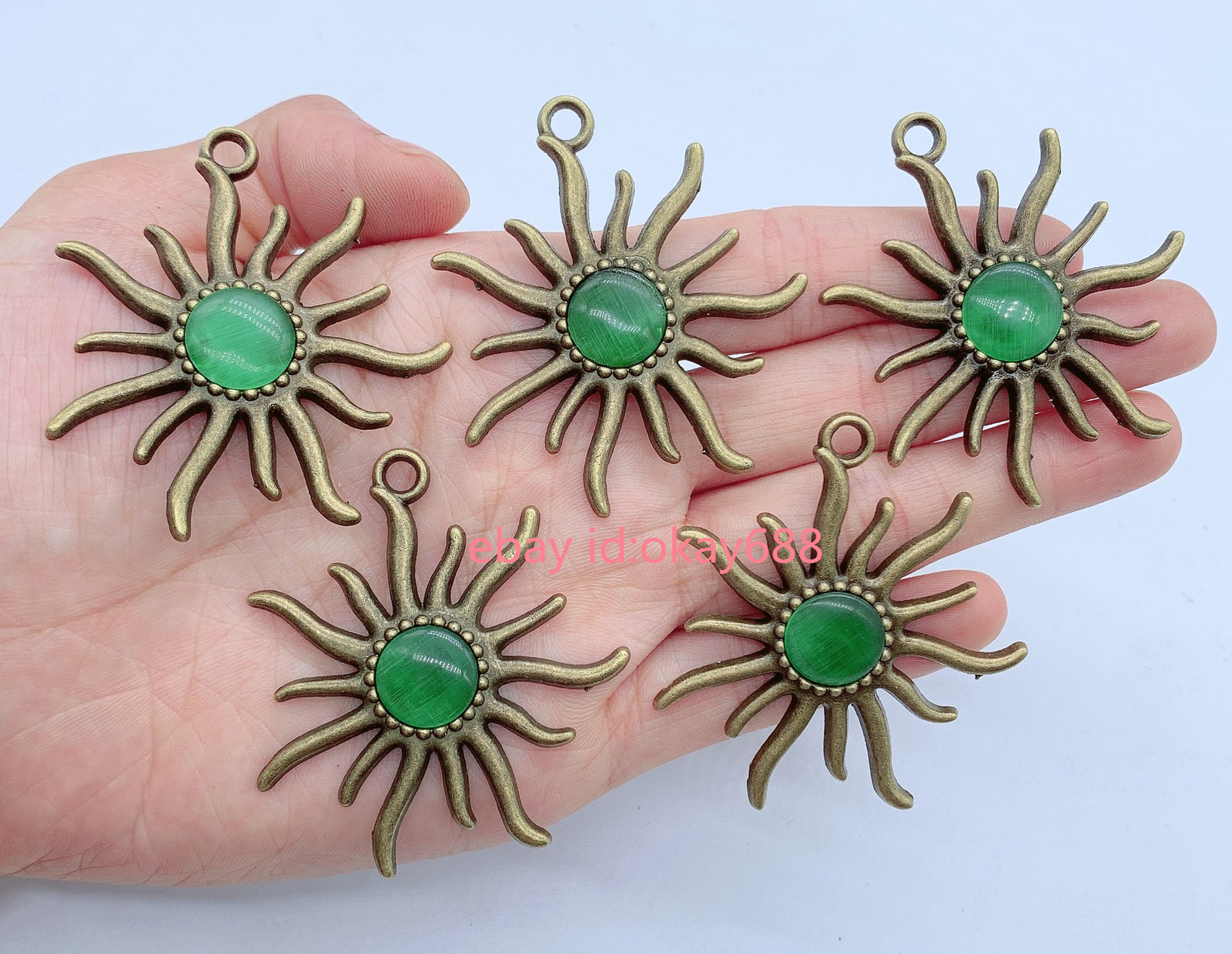 10pcs Green Cat Eye Gems stone Sun Pendants Chakra Energy Reiki Healing Amulet
