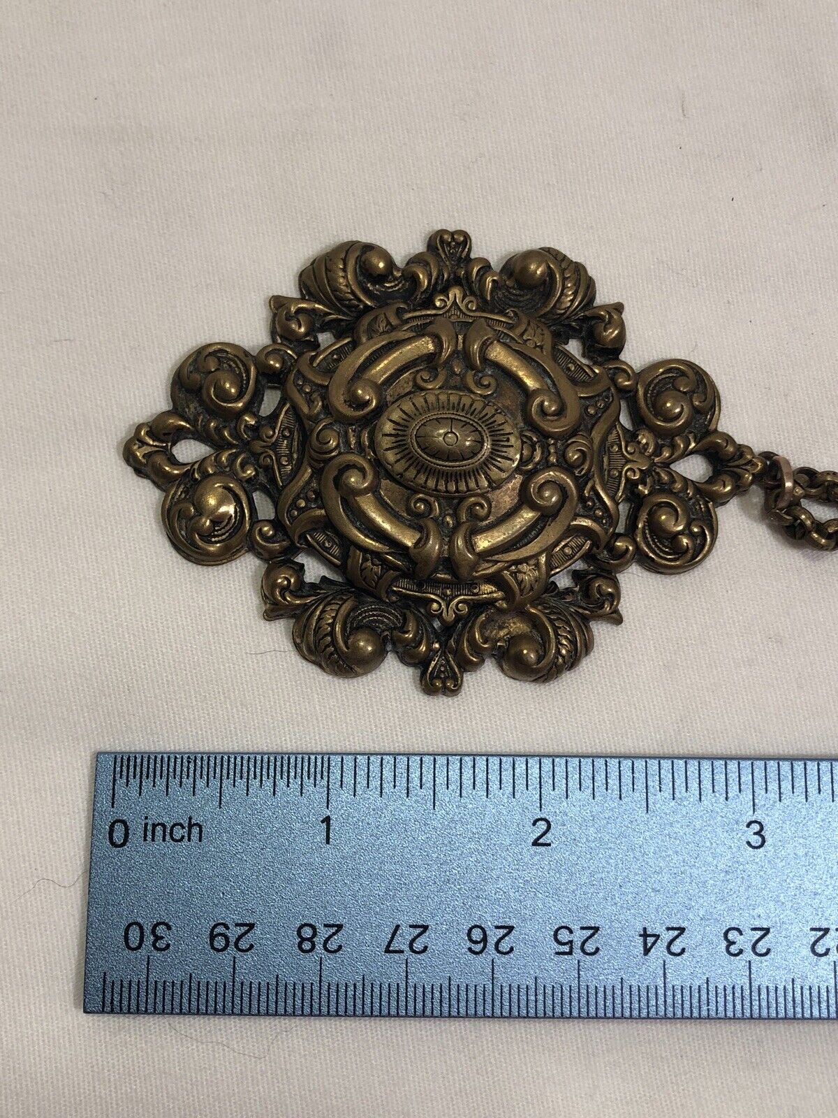 VICTORIAN GOLD PENDANT AND CHAIN - image 6