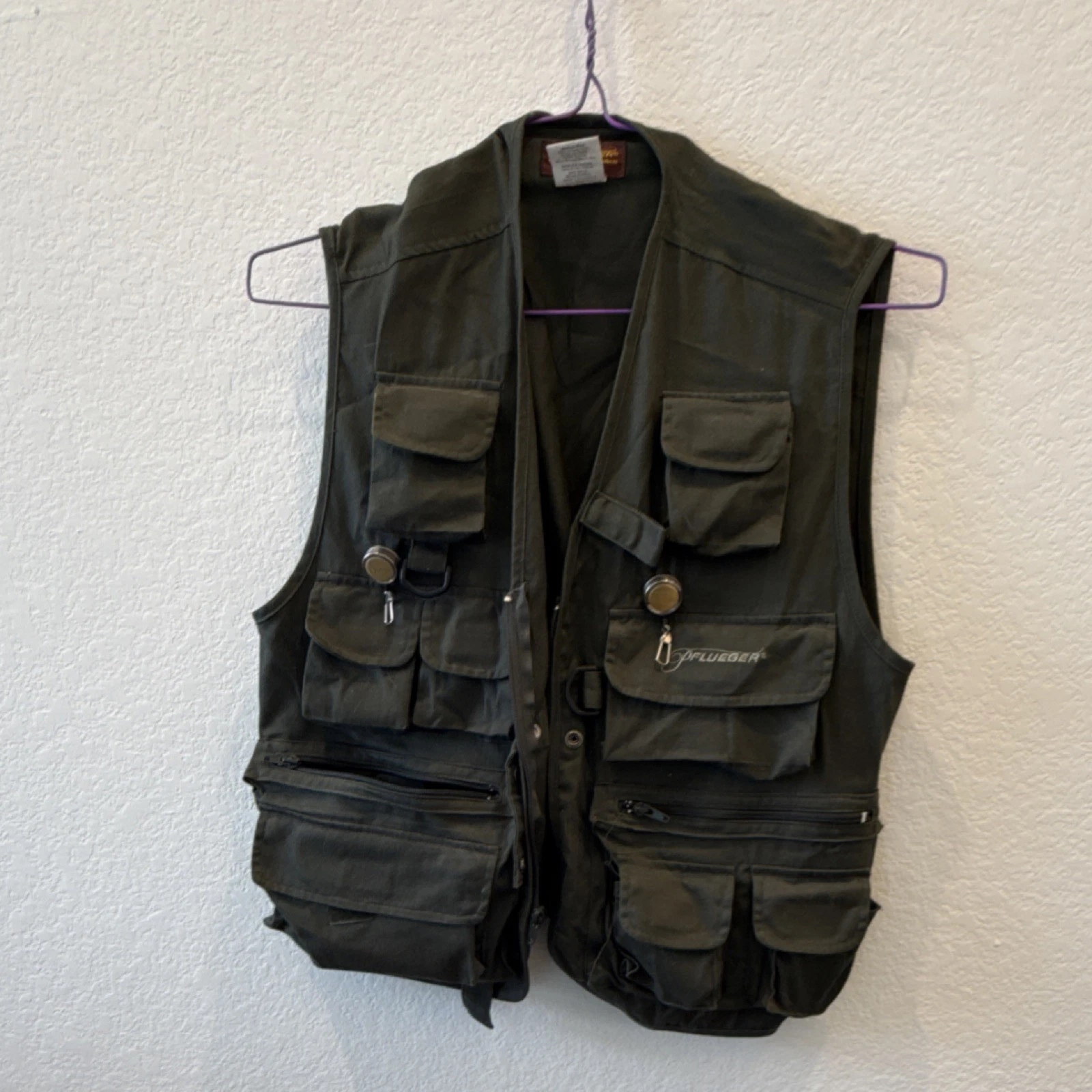Pflueger Fly Fishing Vest M Cotton & Taylor Creek Fly Box with Assorted Flies