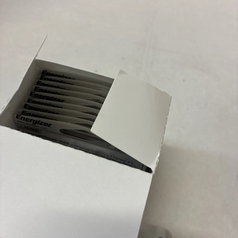 ENERGIZER Batteries 2025 Qty 10 Packs (40 Batteries ) - Image 4 of 4