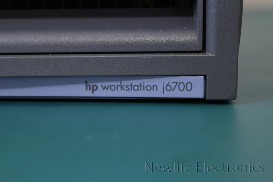 HP A6055B J6700 Workstation (2 x 750 MHz CPU/2 GB RAM/No Drives) - Image 3 of 4