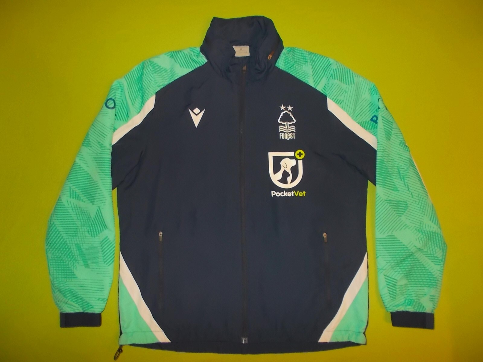 Men’s Nottingham Forest Macron 2021/2022 Training Windcheater Jacket-image