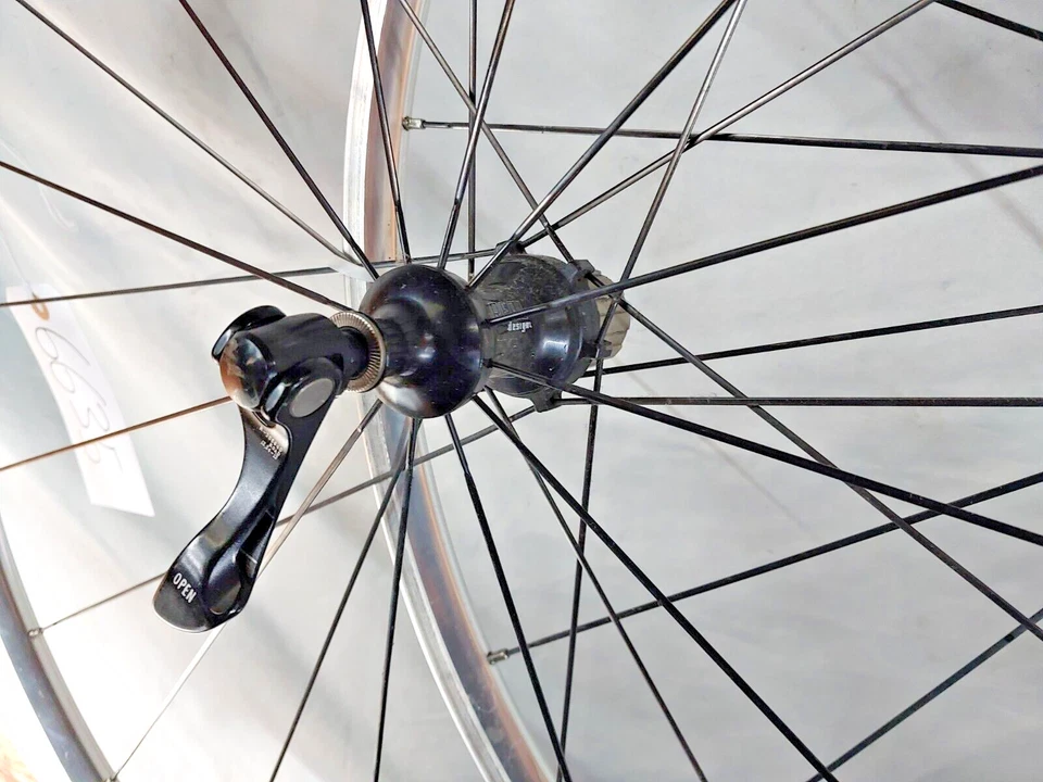 Juego de ruedas de bicicleta de carretera de carreras Real Design Velocity Aero Heat 700c 130/100 envíos EE. UU. Foto 3 de 4