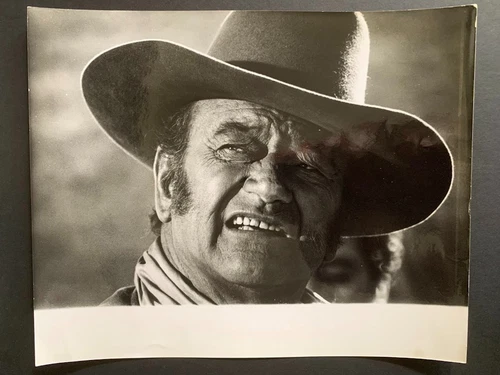 JOHN WAYNE - Vintage Rare Original Press Photo by PHIL STERN Dated 17 JUL 1969