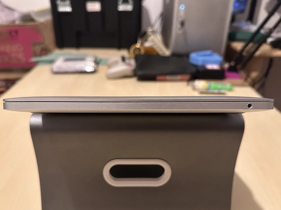 Apple MacBook Pro 13" 2016 · i5 · 16GB · 512GB, photo 3 of 5