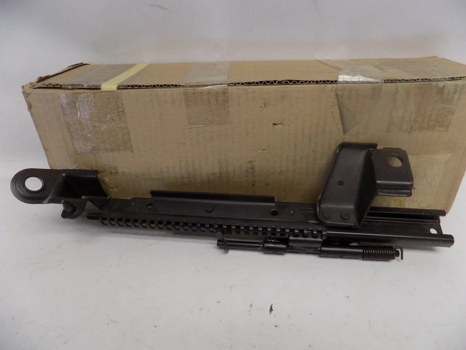 Nuevo OEM 1997-2003 Ford Escort Conjunto de Pista Asiento Pista Izquierda F7CZ5461705BA Foto 2 de 3