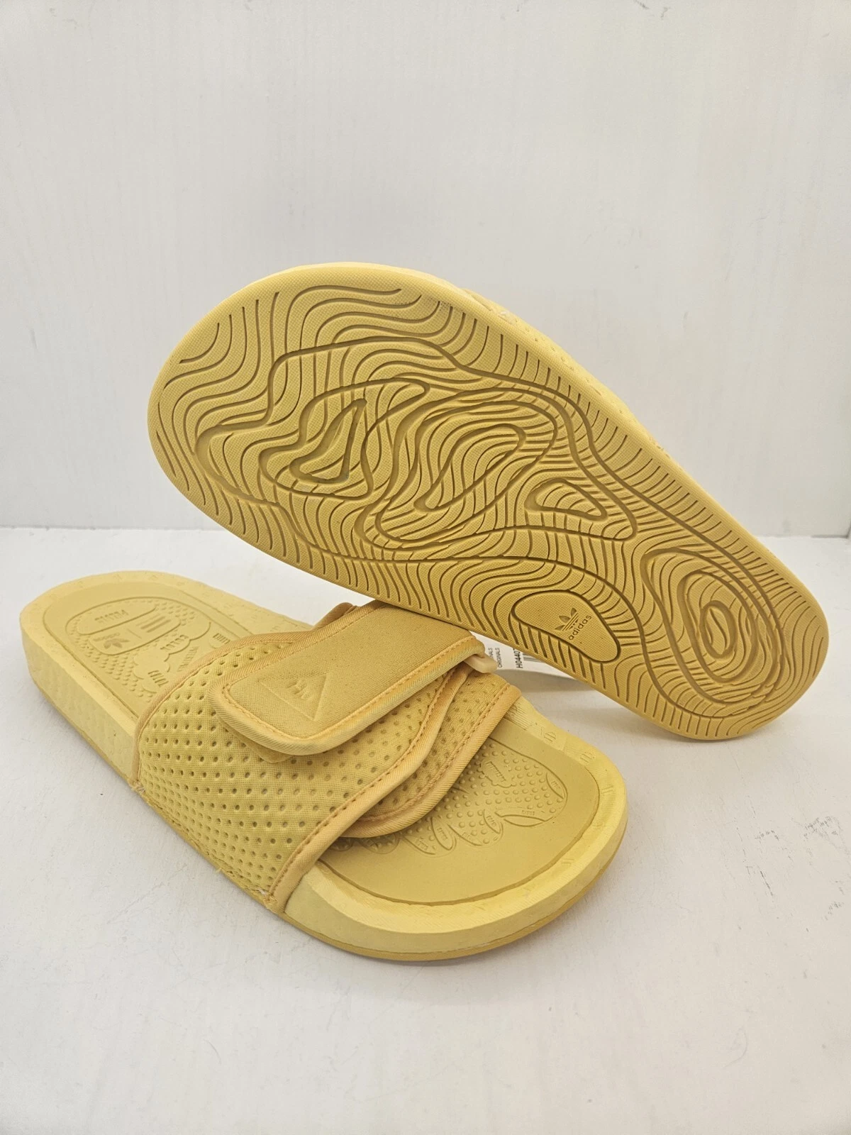 NUOVO Uomo 5 Donna 6 Adidas Pharrell Williams Chancletas Hu Giallo Slides H04407