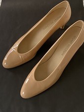 Stuart Weitzman Chic Pump Nude size 10N 65.00
