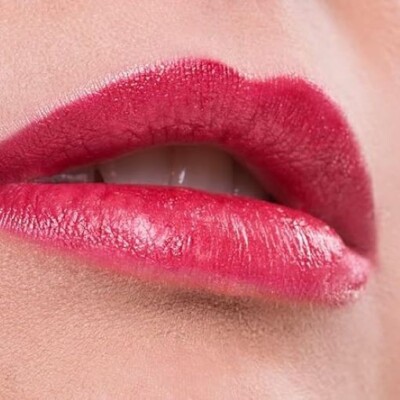 Benecos Natural Lipstick (Tube) ~ Marry Me (Red)~ Organic / Vegan ~ NEW