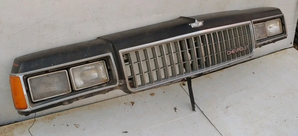 Chevrolet Caprice 1986 panel de cabezal delantero OEM parrilla faros Foto 3 de 4