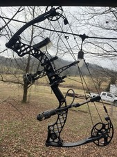 Mathews Z7 Xtreme Tactical Compound Bow RH 28in 60lb Carbon Fiber