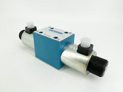 New Vickers DG4V-5-6CJ-M-U-H6-20 Solenoid Valve 24VDC 38W - No Box