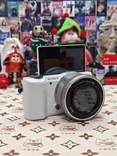 Near Mint Sony Alpha a5000 ILCE-5000 20.1MP Kit   16-50mm OSS Lens, English Menu