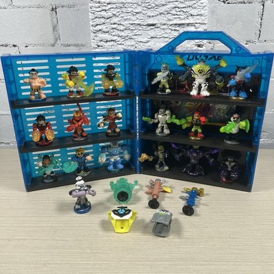 Akedo Ultimate Arcade Warriors Collector Case Storage With 22 Figures Etc