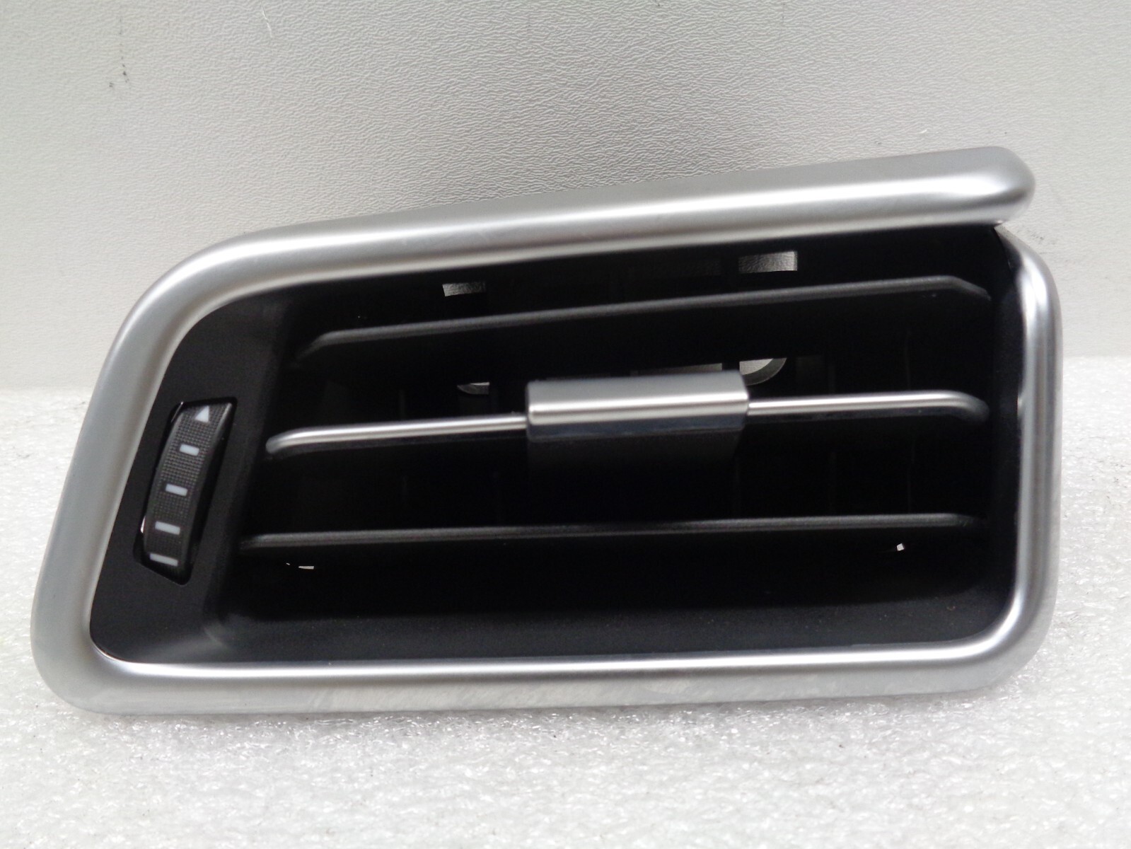 14-17 Maserati Ghibli Front Right Passenger Dashboard AC Air Vent OEM AK2308293