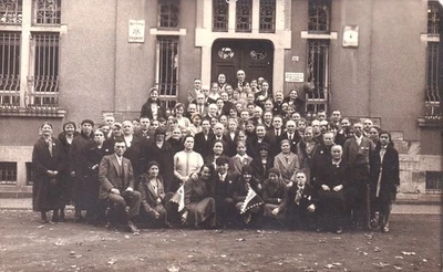 Foto - AK Königswinter am Rhein - Vor der Sparkasse Königswinter Gruppe, ca.1910 - Bild 1 von 2