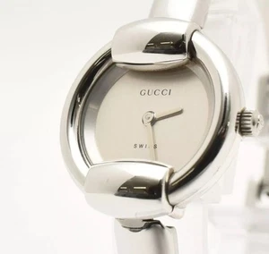 Montre à quartz ronde pour femme vintage [presque comme neuve] GUCCI 1400 L cadran argenté du JAPON