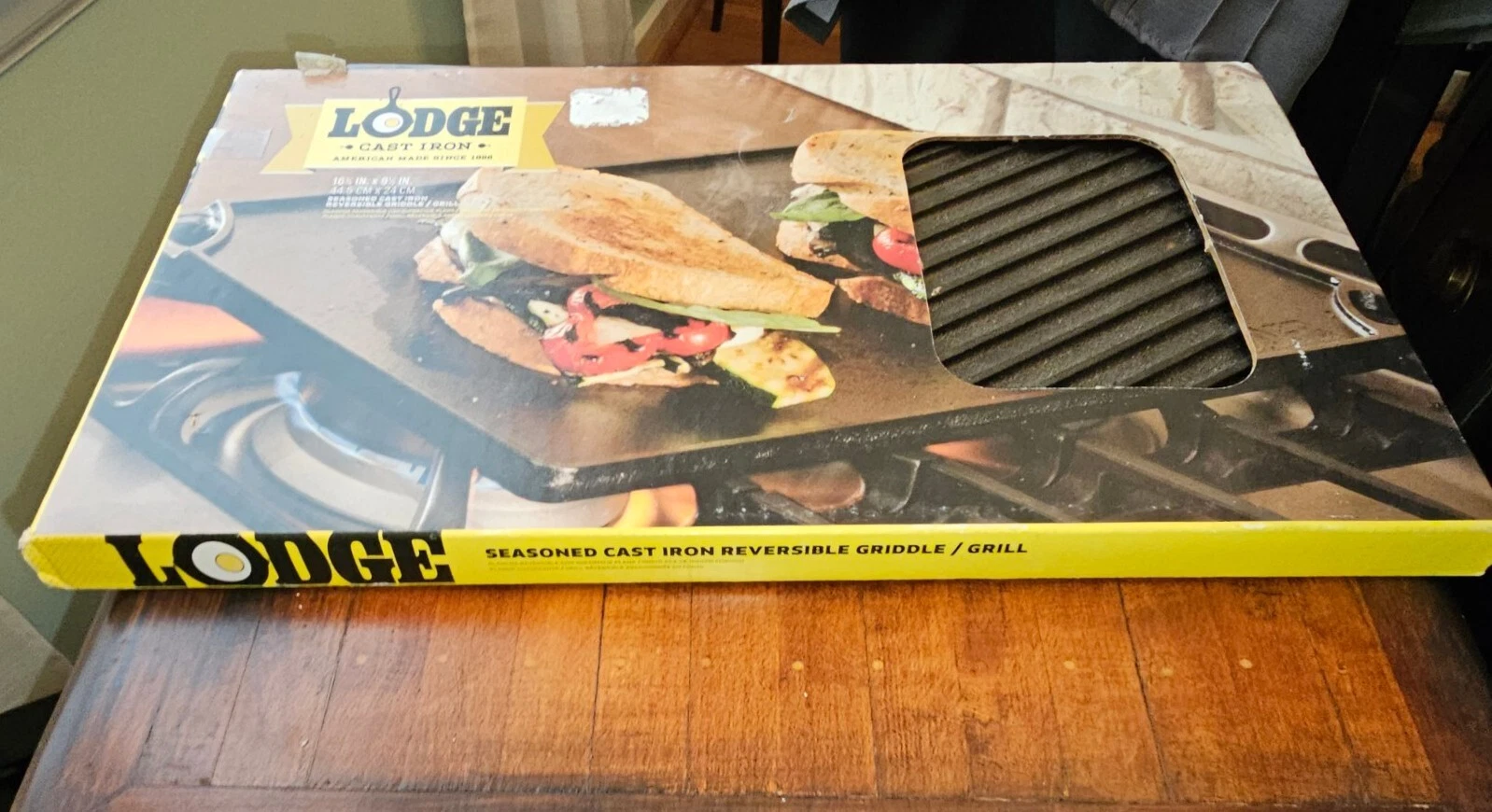 Lodge Seasoned Cast Iron Reversible Grill Griddle Baking Sear Fry Broil New