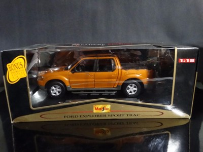 Maisto Ford Explorer Sport Trac Pickup Truck 118 Scale Diecast 2000 Metal Model Ebay