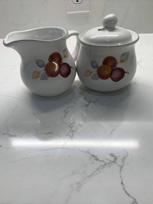 international tableworks stoneware Sugar And Creamer Set