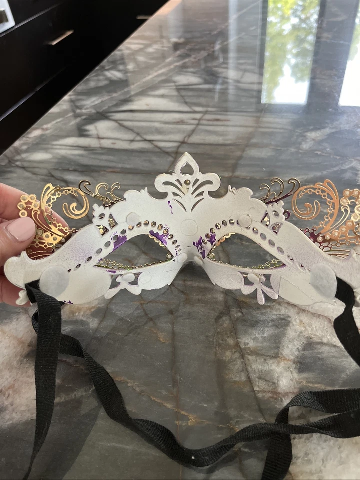 Máscara Pier 1 Imports Oro Púrpura Mascarada d4 Foto 3 de 3