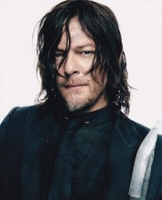 NORMAN REEDUS signed Autogramm 20x25cm THE WALKING DEAD in Person autograph COA